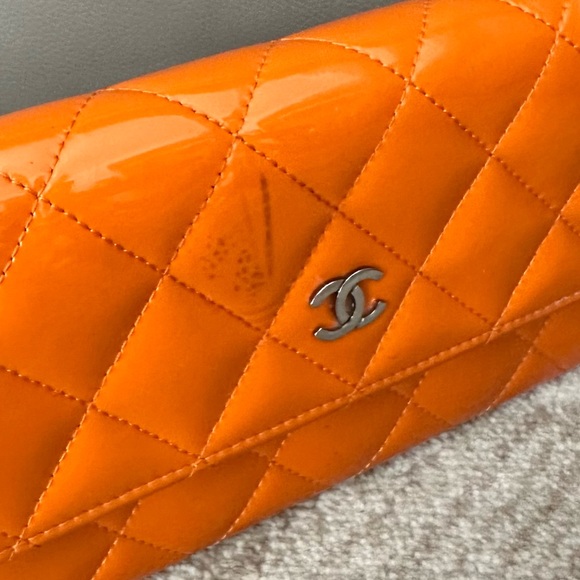 CHANEL BRIGHT ORANGE DIAMOND STITCH PATENT LEATHER LONG WALLET WITH BOX - Picture 15 of 16
